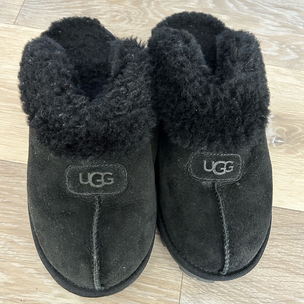 UGG Black Shearling Slippers – Size 9